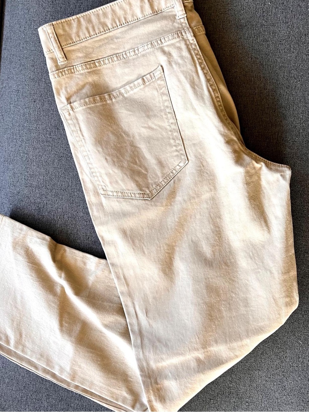 Amazon Essentials Men’s Khaki Pants 34x30 Beige Straight Fit EUC Everyday